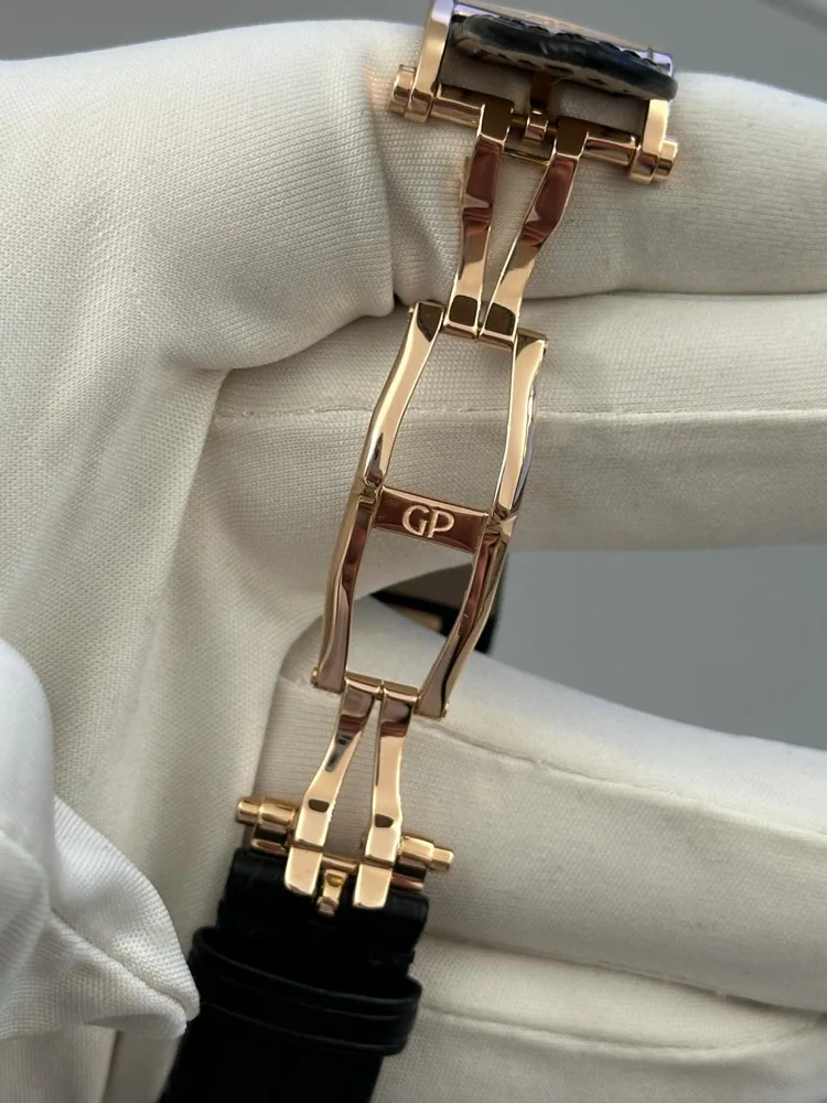 Girard Perregaux Laureato box and papers